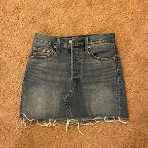 Levis denim mini skirt size 26